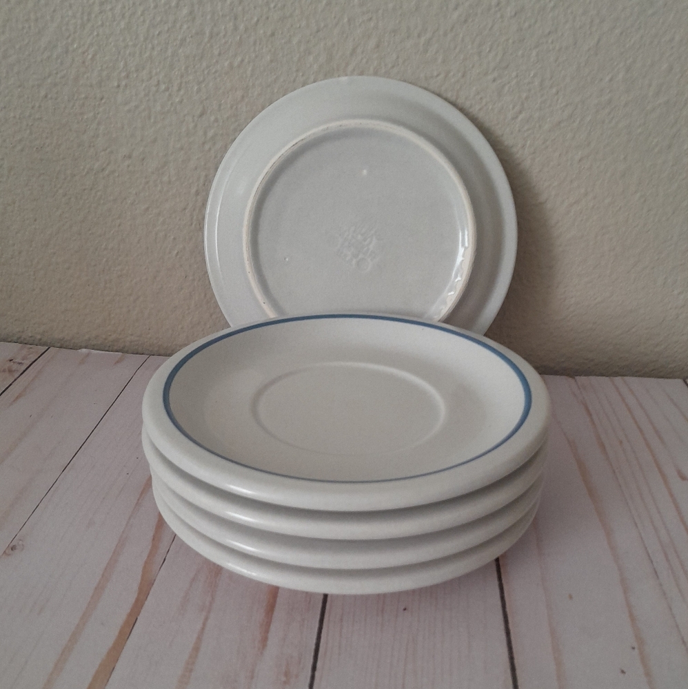 Pfaltzgraff Yorktowne Stoneware Saucers Lot Of 5 Size:6 3/8"  Pfaltzgraff